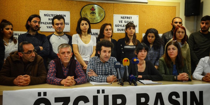 Tutuklanan gazeteciler için basın açıklaması